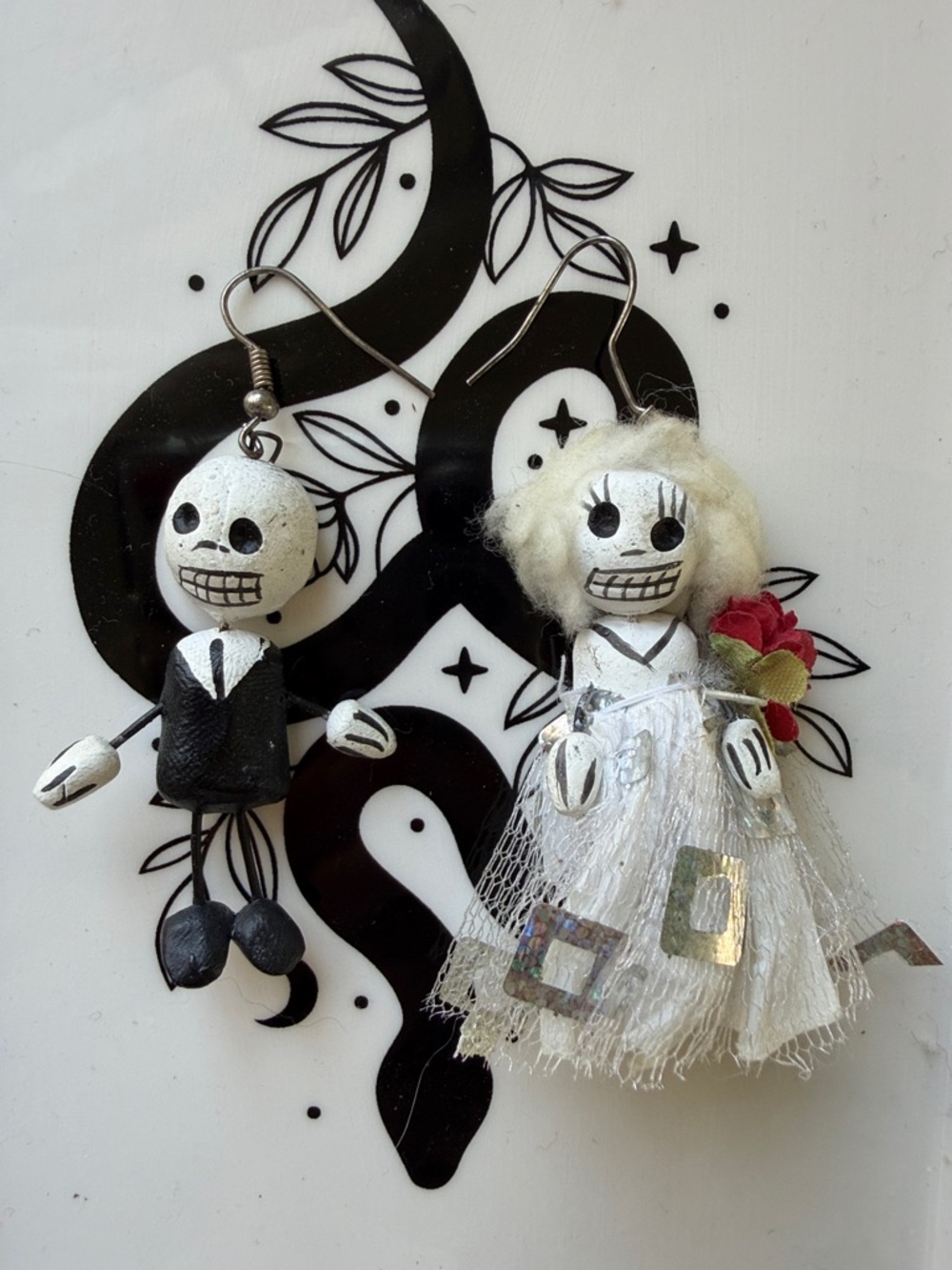 Handmade Calacas/Skeleton Bride & Groom Dangle Earrings - White & Black